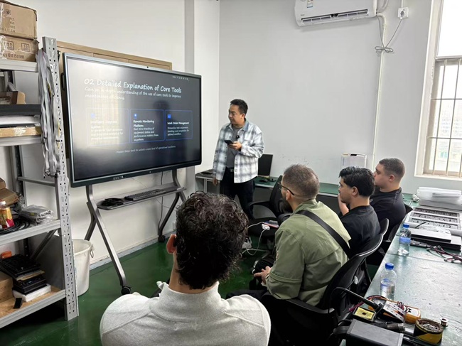 法國客戶組團(tuán)到華邦瀛學(xué)習(xí)LED顯示屏維修的真實(shí)經(jīng)歷